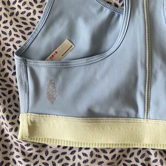 Free People Move Me Sports Bra Sz Small NWT - Picture 7 of 7